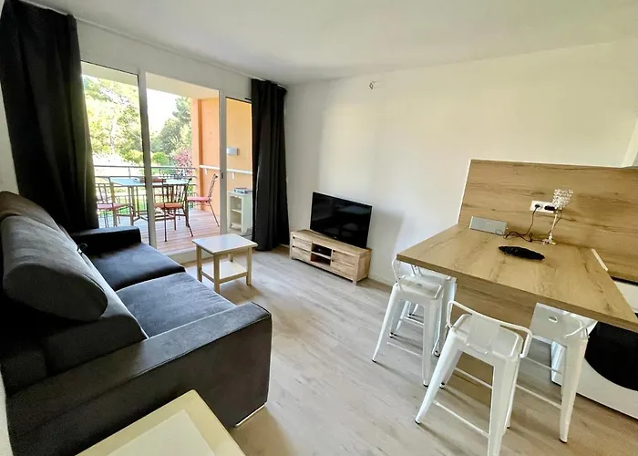 Apartmán BADINE BEACH piscine balnéo clim Hyères