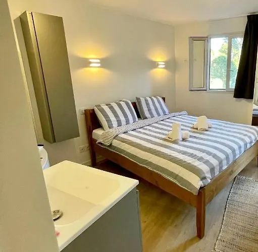 Apartmán BADINE BEACH piscine balnéo clim Hyères
