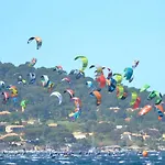 Apartment Badine Refait A Neuf Qualite Superieure Balneo Clim Piscine Hyeres