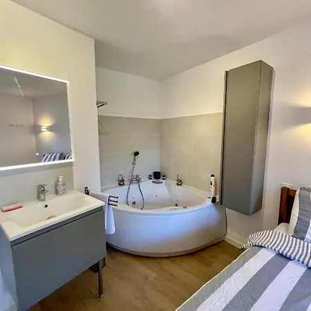Badine Beach 5 Personnes Vue Jardin Avec Climatisation Hyeres