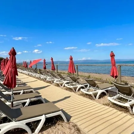 Apartment Badine 5 Personnes Vue Pinede Et Piscine Climatisation Linge Et Menage Inclus Hyères