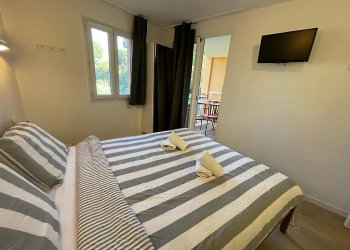 Badine Beach Refait A Neuf Qualite Superieure Balneo Clim Piscine