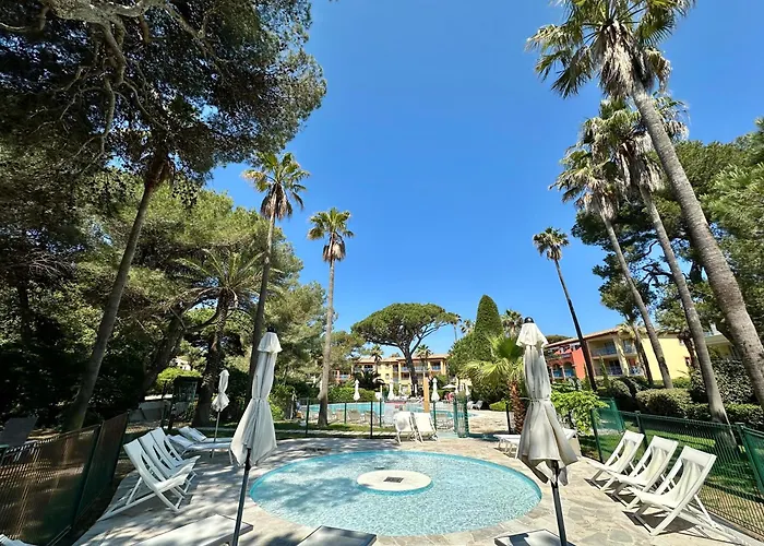 Badine Beach Refait A Neuf Qualite Superieure Balneo Clim Piscine アパート イエール